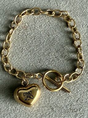 UNO de 50 Gold Heart Toggle Charm Bracelet